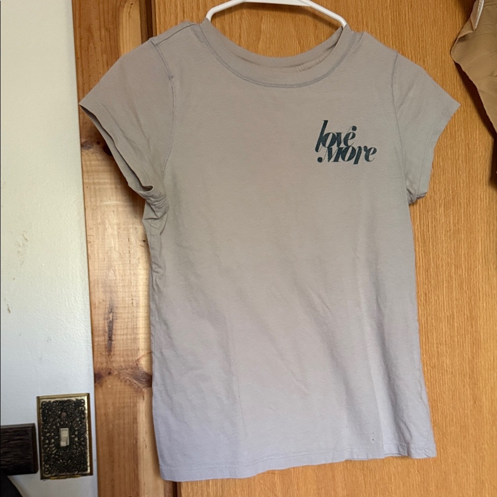 Women’s fitted Universal Thread crewneck T-Shirt